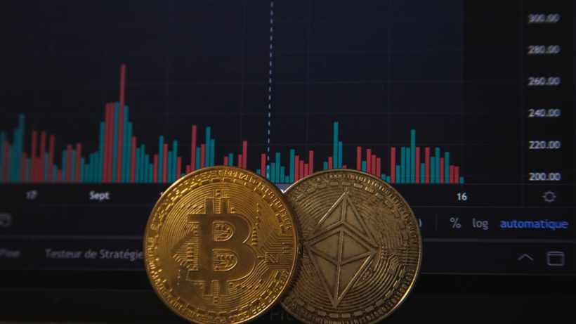 Bitcoin: Kryptowährung mit Kurssturz auf knapp über 30000 Dollar, Crash am Krypt-Markt